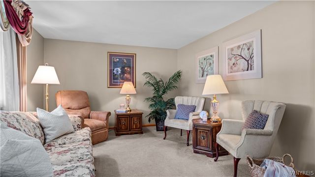 34 Louise Drive, Cheektowaga, NY 14227