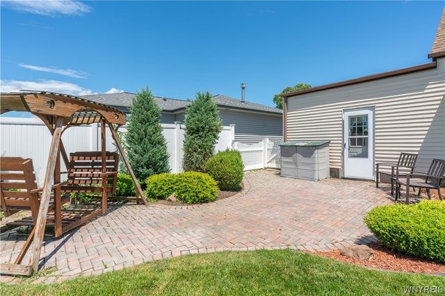 34 Louise Drive, Cheektowaga, NY 14227