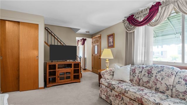 34 Louise Drive, Cheektowaga, NY 14227