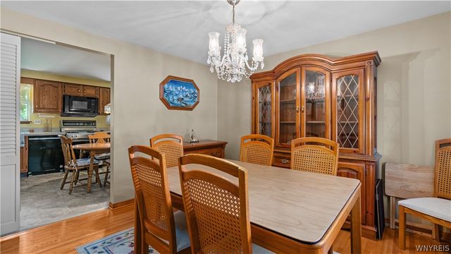 34 Louise Drive, Cheektowaga, NY 14227