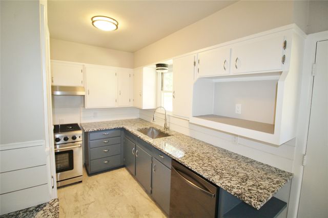 104 Savannah Street, Waxahachie, TX 75165