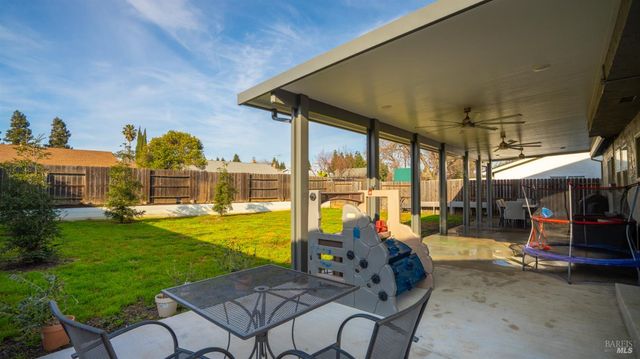 119 Mesa Ct, Vacaville, CA 95687