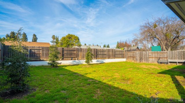 119 Mesa Ct, Vacaville, CA 95687