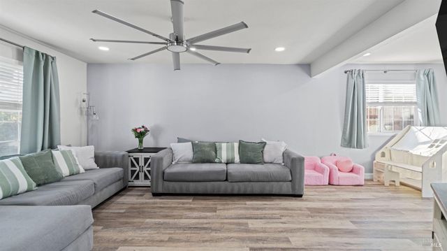 119 Mesa Ct, Vacaville, CA 95687