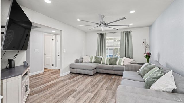 119 Mesa Ct, Vacaville, CA 95687