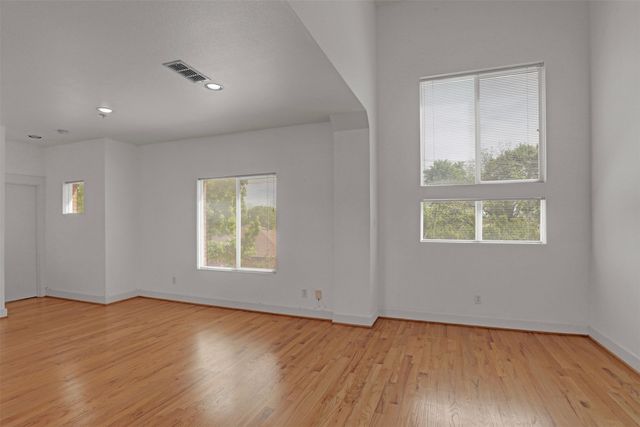 111 N Merrill Avenue, Duncanville, TX 75116