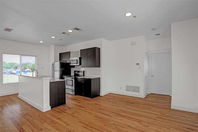 111 N Merrill Avenue, Duncanville, TX 75116