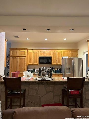 200 Scenic Crest, Lakehills, TX 78063