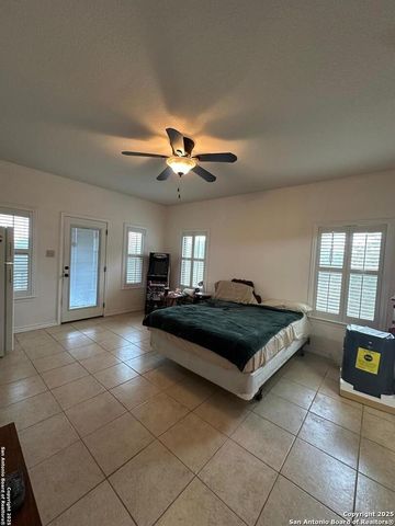 200 Scenic Crest, Lakehills, TX 78063