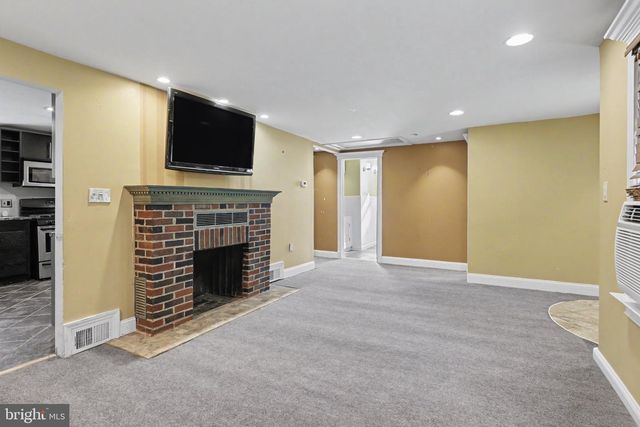 16 LINDEN RD, Bordentown, NJ 08505