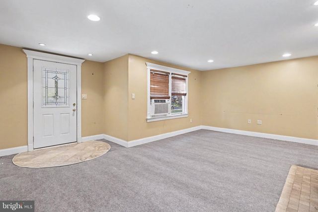 16 LINDEN RD, Bordentown, NJ 08505
