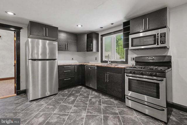 16 LINDEN RD, Bordentown, NJ 08505