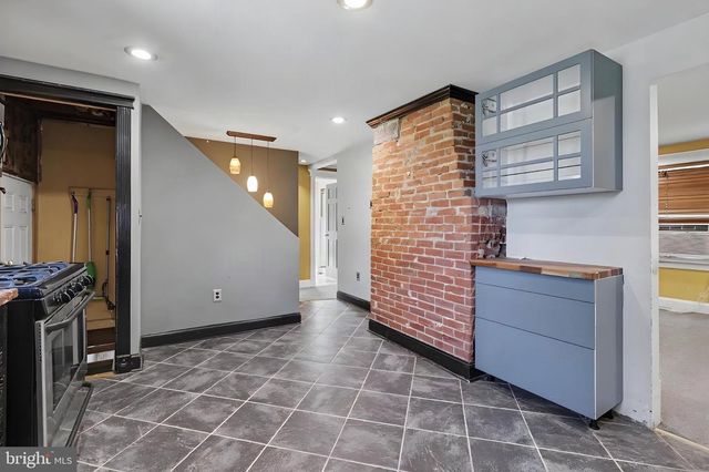 16 LINDEN RD, Bordentown, NJ 08505