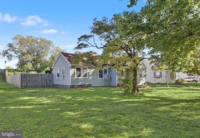 16 LINDEN RD, Bordentown, NJ 08505