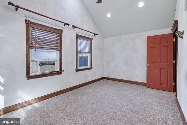 16 LINDEN RD, Bordentown, NJ 08505