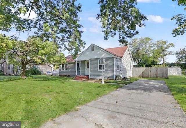 16 LINDEN RD, Bordentown, NJ 08505