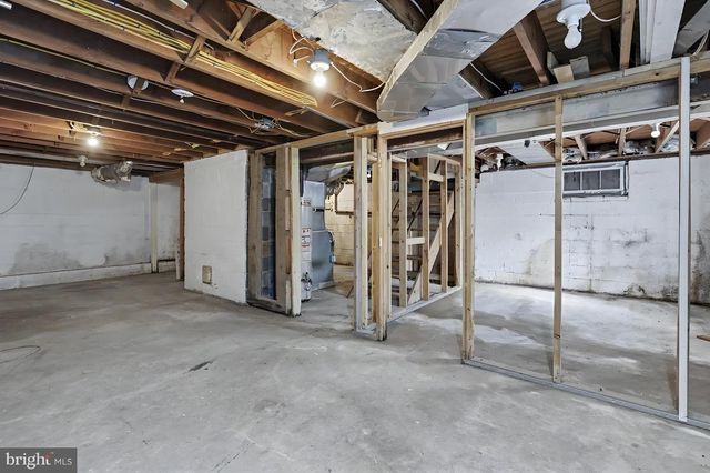 16 LINDEN RD, Bordentown, NJ 08505