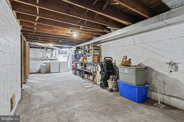16 LINDEN RD, Bordentown, NJ 08505