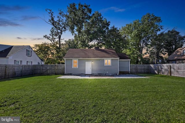 16 LINDEN RD, Bordentown, NJ 08505