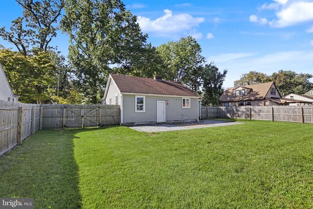 16 LINDEN RD, Bordentown, NJ 08505