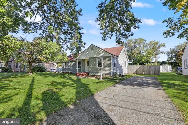 16 LINDEN RD, Bordentown, NJ 08505