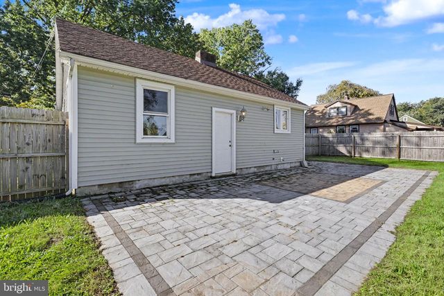 16 LINDEN RD, Bordentown, NJ 08505
