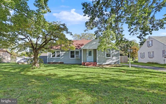 16 LINDEN RD, Bordentown, NJ 08505