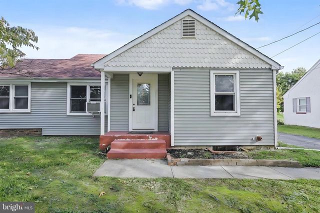 16 LINDEN RD, Bordentown, NJ 08505