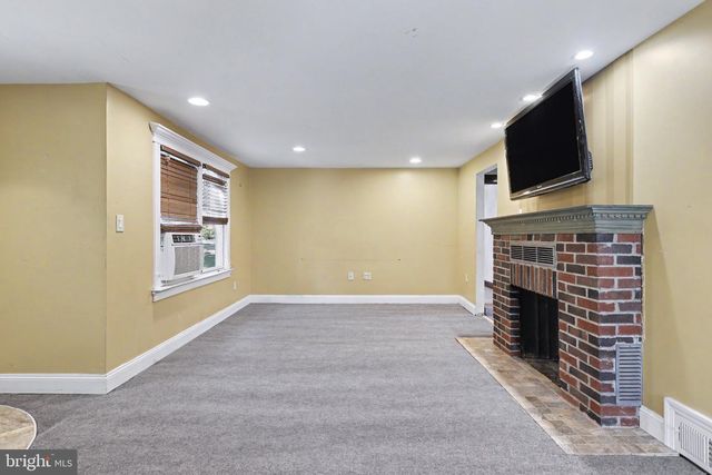 16 LINDEN RD, Bordentown, NJ 08505