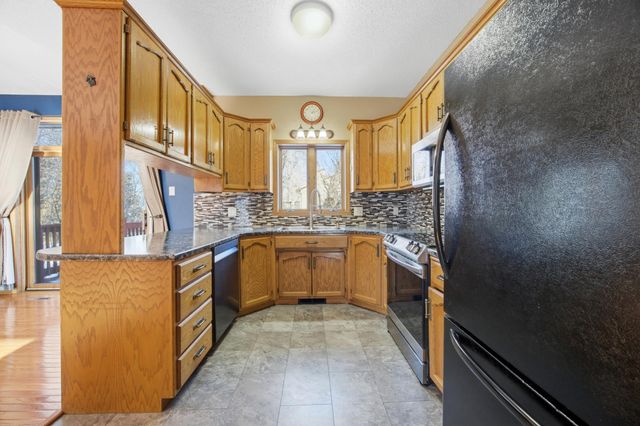 2853 26th Street Circle S, Moorhead, MN 56560