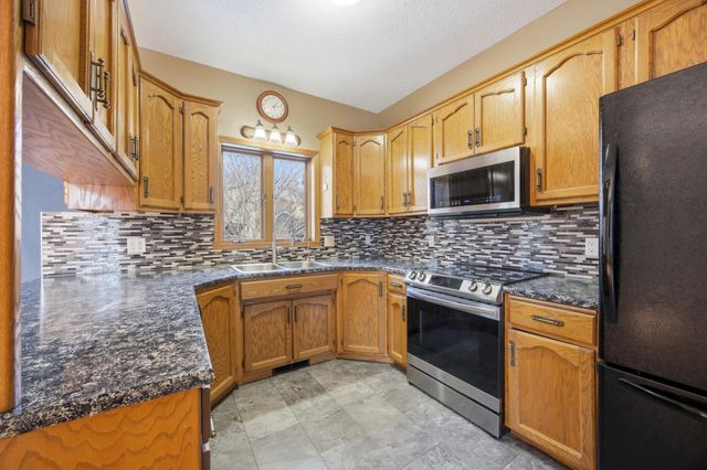 2853 26th Street Circle S, Moorhead, MN 56560