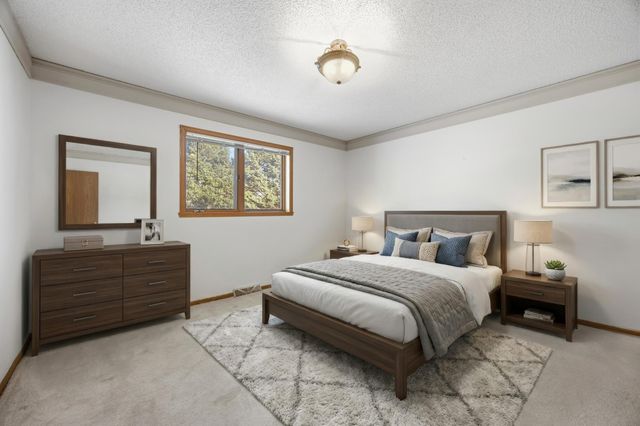 2853 26th Street Circle S, Moorhead, MN 56560