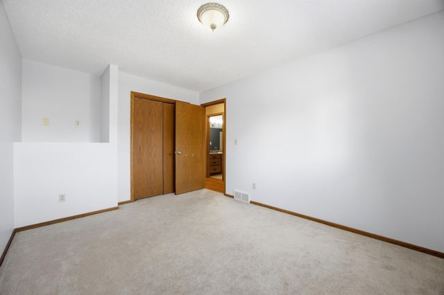 2853 26th Street Circle S, Moorhead, MN 56560