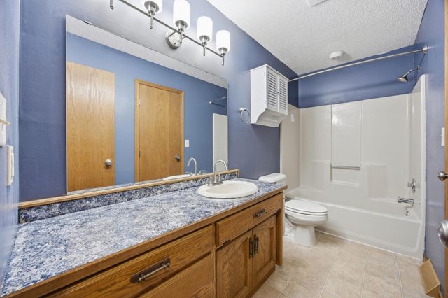 2853 26th Street Circle S, Moorhead, MN 56560