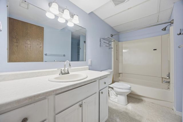 2853 26th Street Circle S, Moorhead, MN 56560