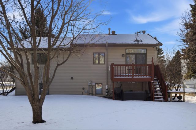 2853 26th Street Circle S, Moorhead, MN 56560