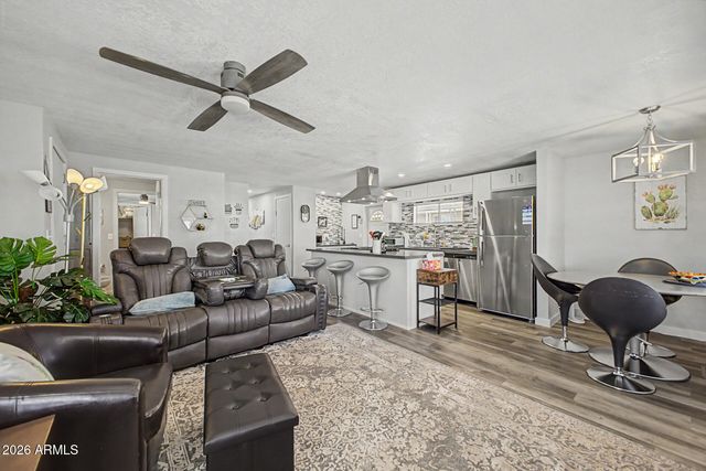 2650 W UNION HILLS Drive 156, Phoenix, AZ 85027