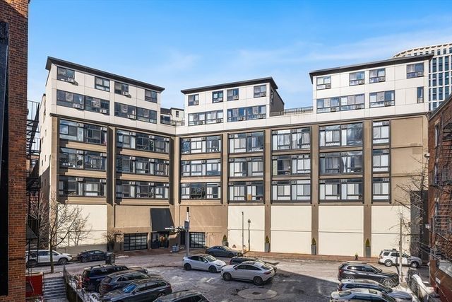 12 Stoneholm St 423, Boston, MA 02115