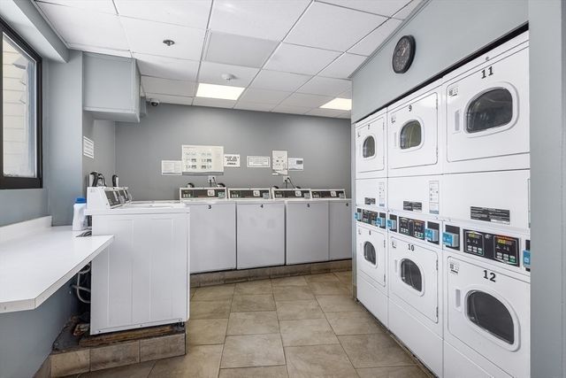 12 Stoneholm St 423, Boston, MA 02115
