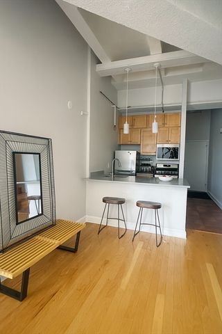 12 Stoneholm St 423, Boston, MA 02115