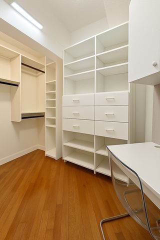 12 Stoneholm St 423, Boston, MA 02115