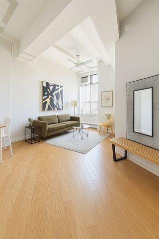 12 Stoneholm St 423, Boston, MA 02115