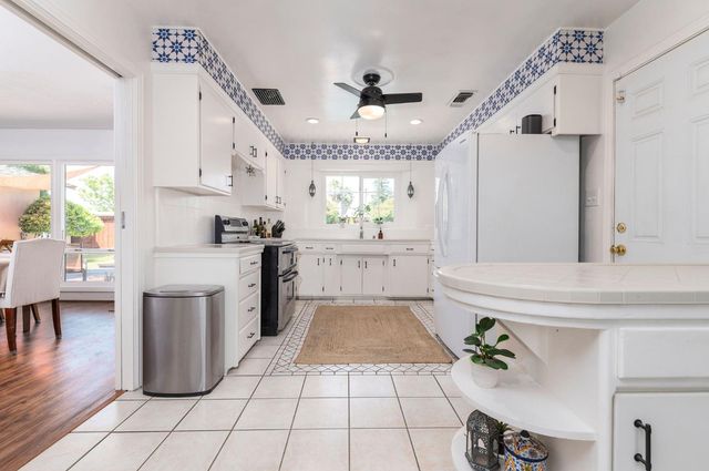 1305 Glenwood Dr, Modesto, CA 95350