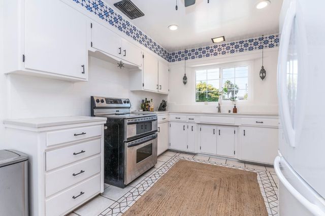1305 Glenwood Dr, Modesto, CA 95350