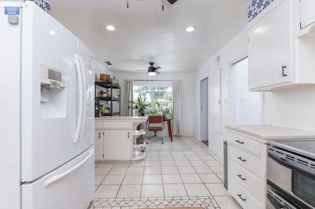 1305 Glenwood Dr, Modesto, CA 95350
