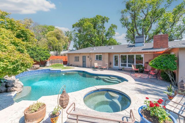 1305 Glenwood Dr, Modesto, CA 95350