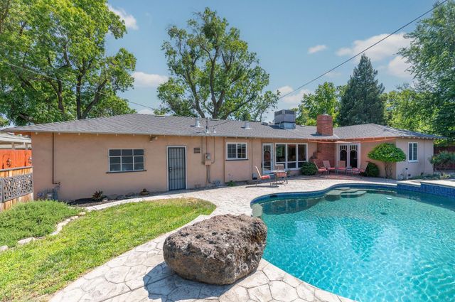 1305 Glenwood Dr, Modesto, CA 95350