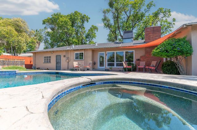 1305 Glenwood Dr, Modesto, CA 95350
