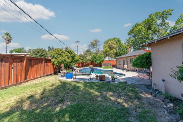 1305 Glenwood Dr, Modesto, CA 95350
