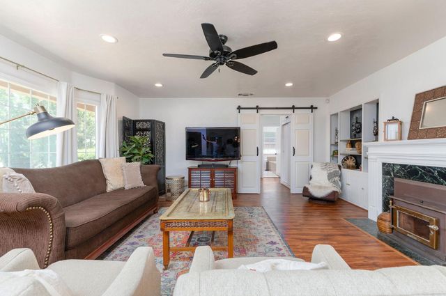 1305 Glenwood Dr, Modesto, CA 95350